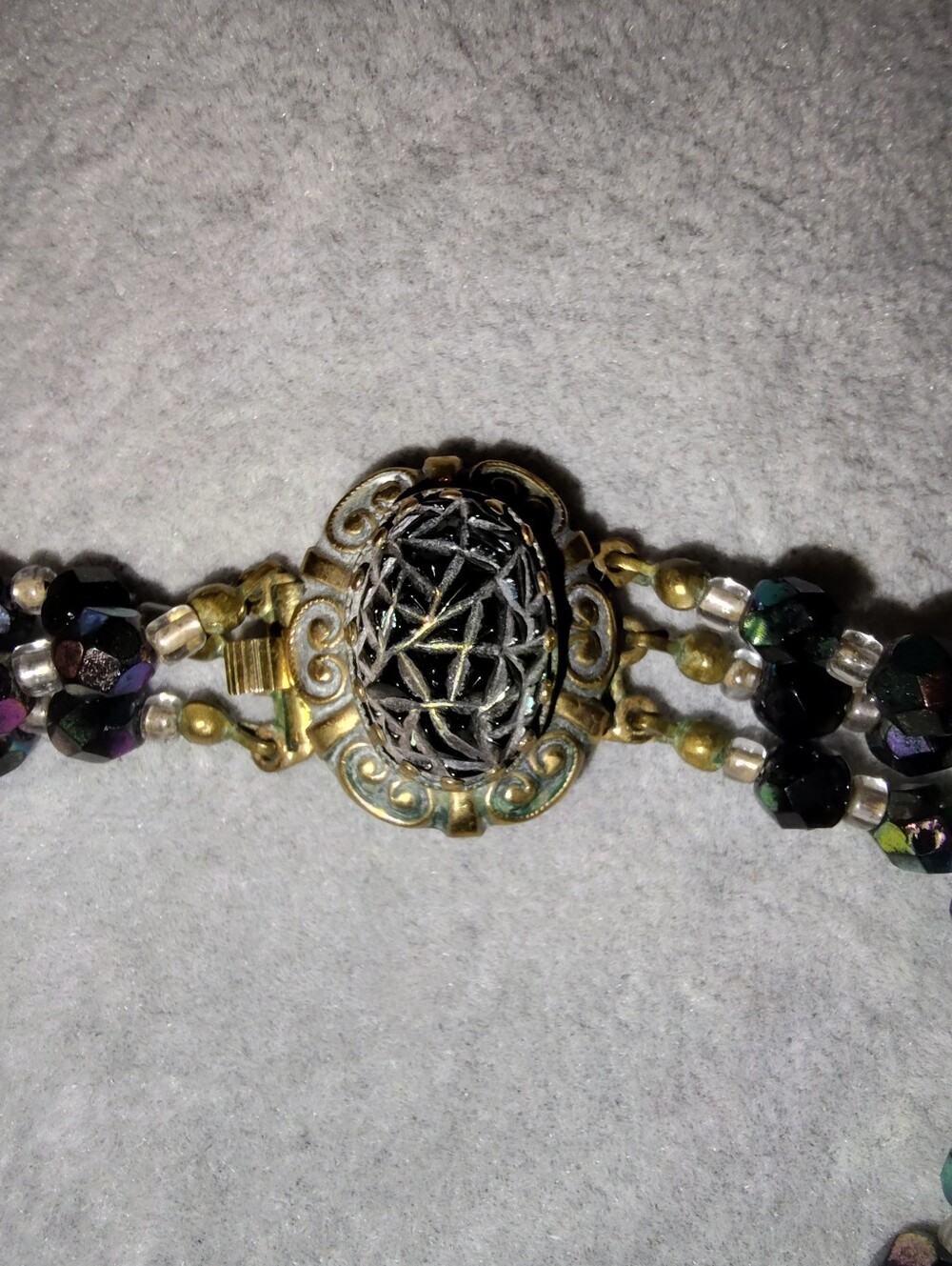 Carnival Glass Three Strand Necklace 50s-60s - Picture 3 of 3